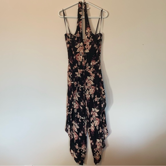 Floral Print Halter Top Jumpsuit - Picture 2 of 6